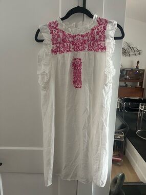 THML by Anthropologie White Sleeveless ruffle Dress with Pink Embroidered Yoke S